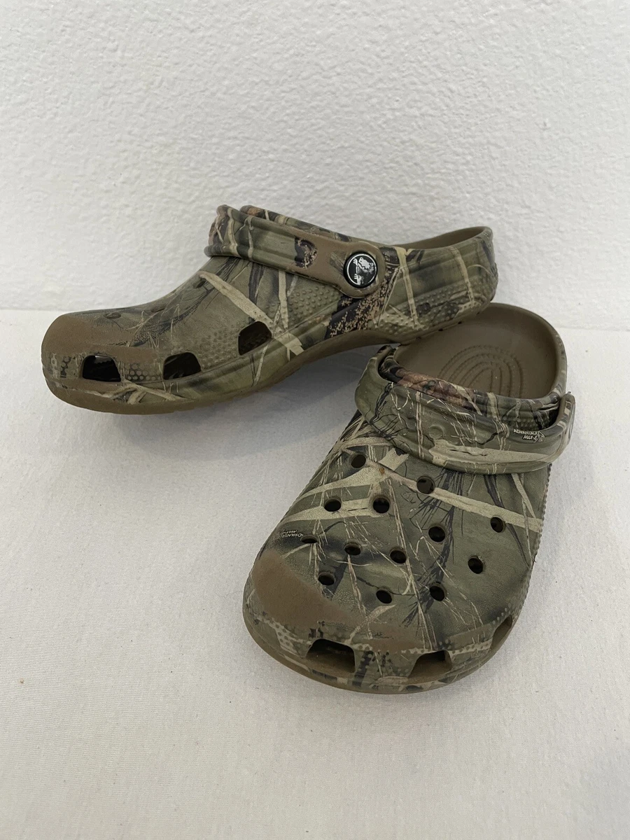 Junior camo crocs deals