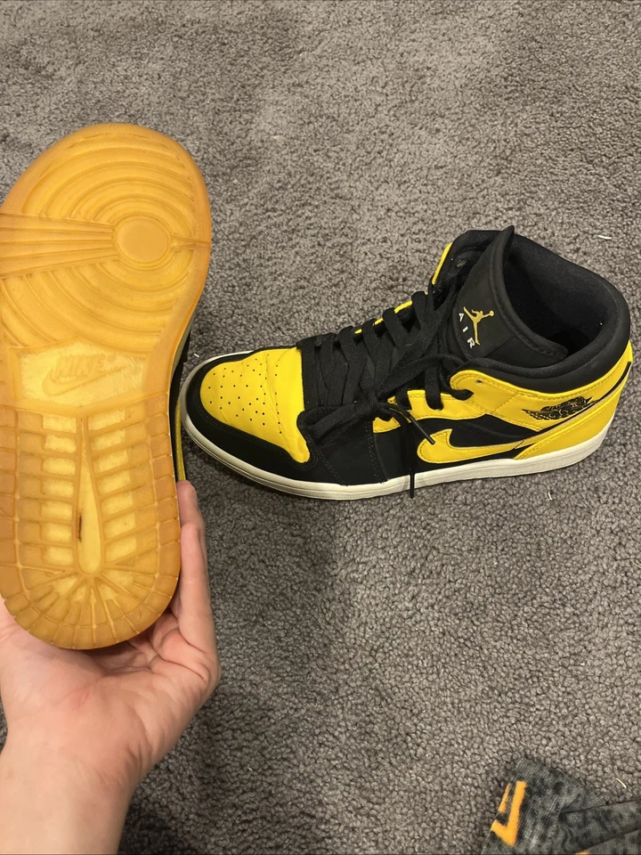 Jordan 1 Mid Amarillo Sobre Negro SE Hombre’s 9 Foto 3 de 4