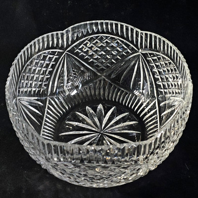 TIPPERARY BONO SCALLOPED SERVING BOWL, Cut Lead Crystal, 7 1/2 '', IRELAND