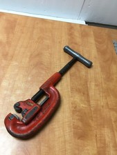 RIDGID No. 2 Heavy Duty Pipe Cutter  Ridge Tool Company 1/8" to 2"