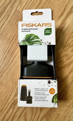 Fiscars Planting 2-Sided Soil Scoop & Brush NIB Scoop Pour Sweep Potting Soil