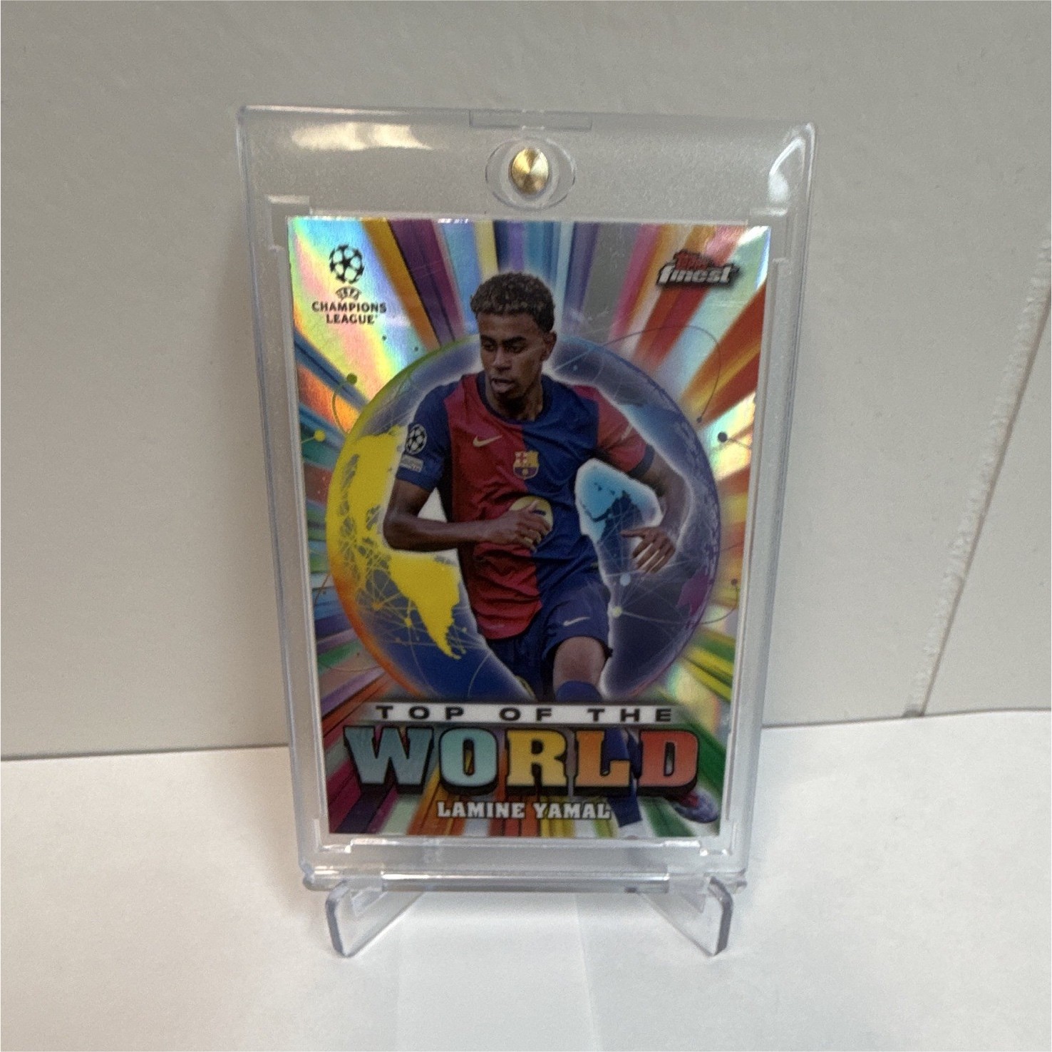 Topps Finest Lamine Yamal Top of the World #TW-2 view 1