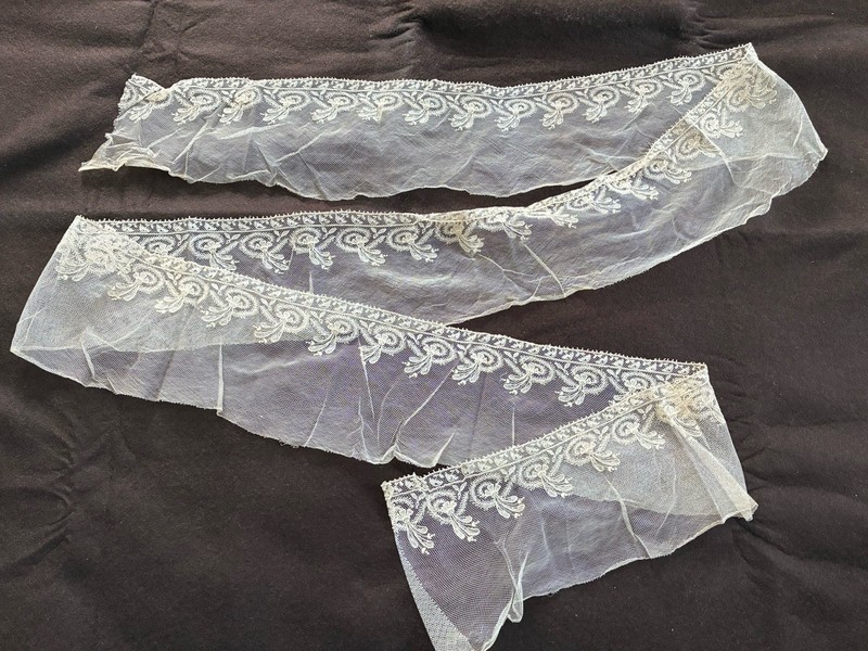 Vintage Lace Trim, Approx 6 1/2 Feet