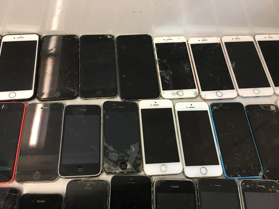 48x Teléfonos COMO ESTÁN Piezas/Reparación Apple iPhone Samsung LG SIN ALIMENTACIÓN AGRIETADA Paquete Foto 3 de 4