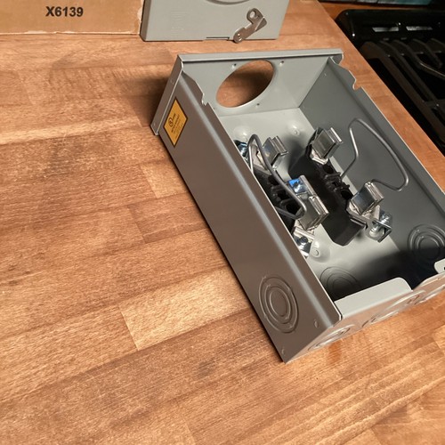 Square D Steel Meter Socket 125AMP Single Phase UT-RS101B-SQD Type 3R Enclosure - Picture 15 of 21