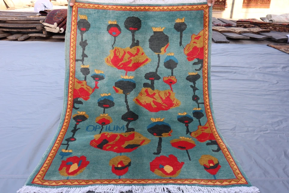 Ковер афганской войны из опийного мака 2x3 — шерстяной ковер ручной работы — сине-зеленое поле. - Изображение 2 из 4