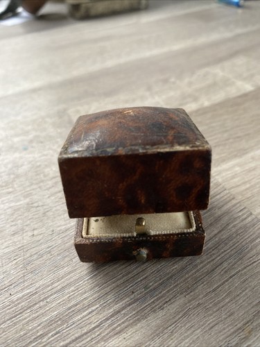 Antique/Vintage Ring Box - Snaith Bowness On Windermere With Good Catch