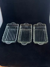 Ribbed Clear Dish with Fan/Shell Handle Relish Tray