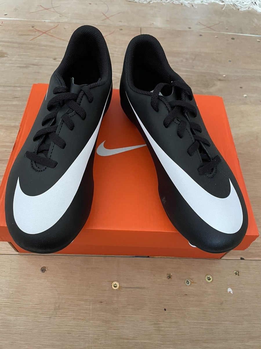 NIKE Bravatax II FG Football Boots Unisex Juniors size