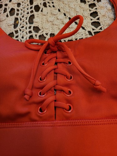 Small GUESS Logo SeXy Red Hot Lace Up Active Solid Sports Bra ~ $59.00 MSRP - Picture 4 of 11