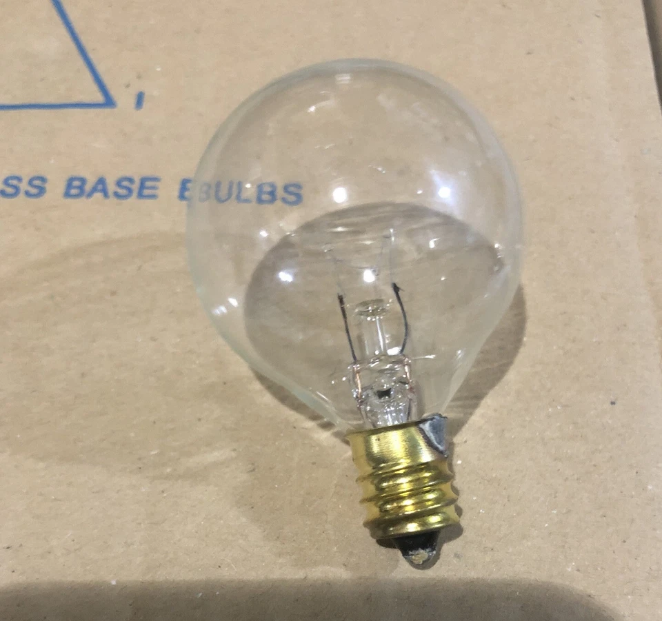 [25 Pack] Simba Lighting String G40 Replacement Bulb 7W E12 Candelabra C7 Clear - Image 3 of 3