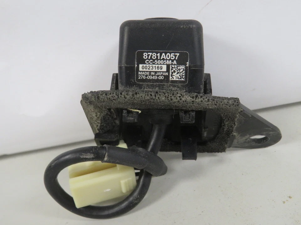 2012-2017 Mitsubishi RVR Tailgate Mounted Rear View Camera OEM LKQ - Image 4 of 4