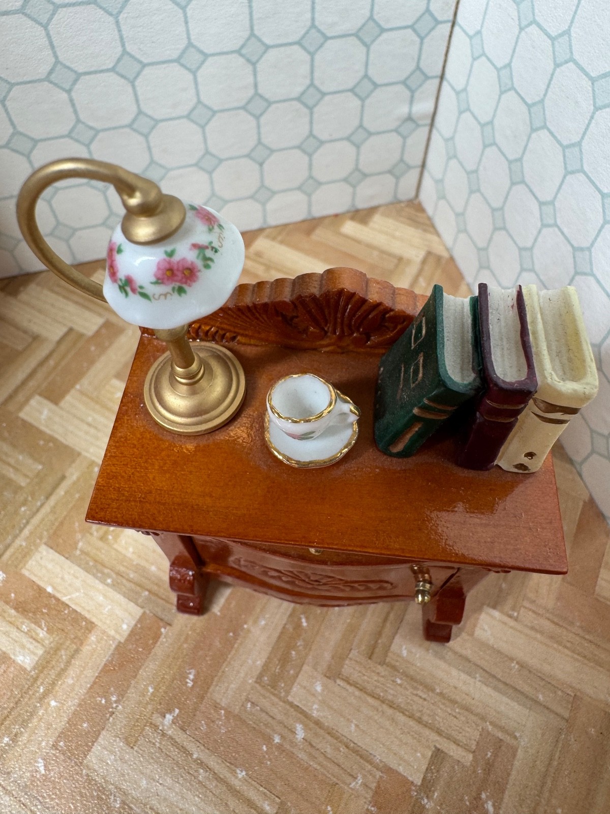 Germany Dollhouse Miniatures Reutter Porcelain Cabinet & Side Table