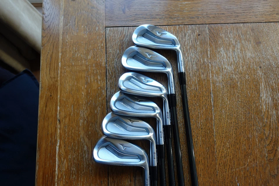 Hierros Mizuno Pro 243 | 5i - PW | UST Mamiya 90G Eje S | Excelente Estado - Imagen 2 de 4