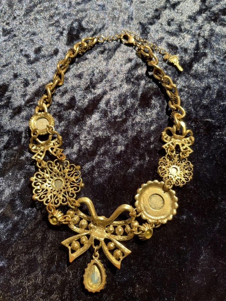 **COLLAR RARO VINTAGE BETSEY JOHNSON CUPIDO’S FLECHA DECLARACIÓN** Foto 2 de 4