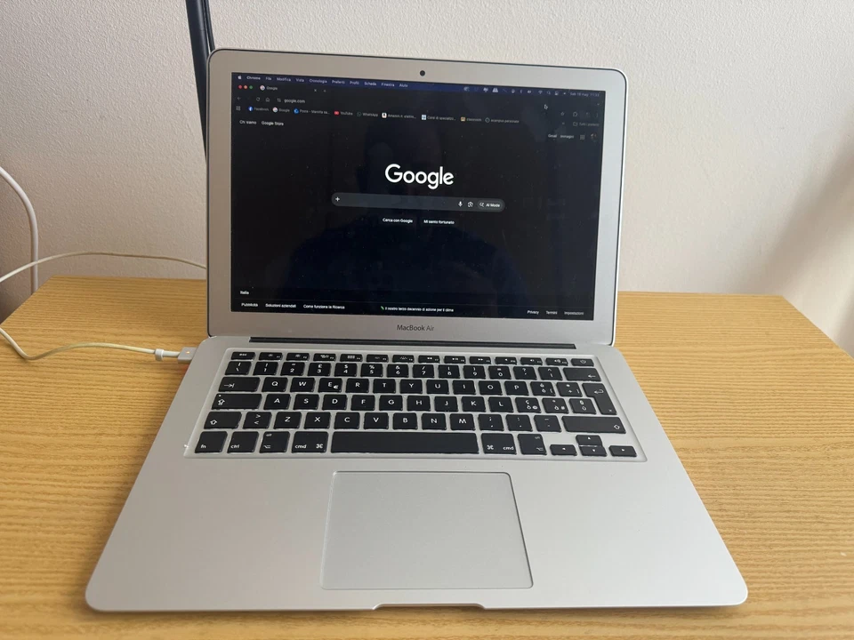Apple MacBook Air 13" · i5 5th gen 1.8 GHz · 8GB · 256GB, foto 1 di 5