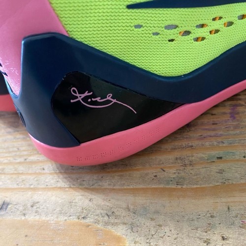 Scarpe sneakers Nike Kobe 9 EM Low Volt (653593-701) taglia 7 giovani verde fluo rosa - Foto 5 di 10