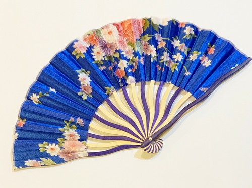 1 pc Japanese Geisha Girl Silk Hand Held Folding Hand Fan in Peony Flower Print - Picture 4 of 8