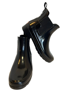 NWOT. Women s Hunter Black/Gloss Rubber Chelsea Ankle Bootie Size 6
