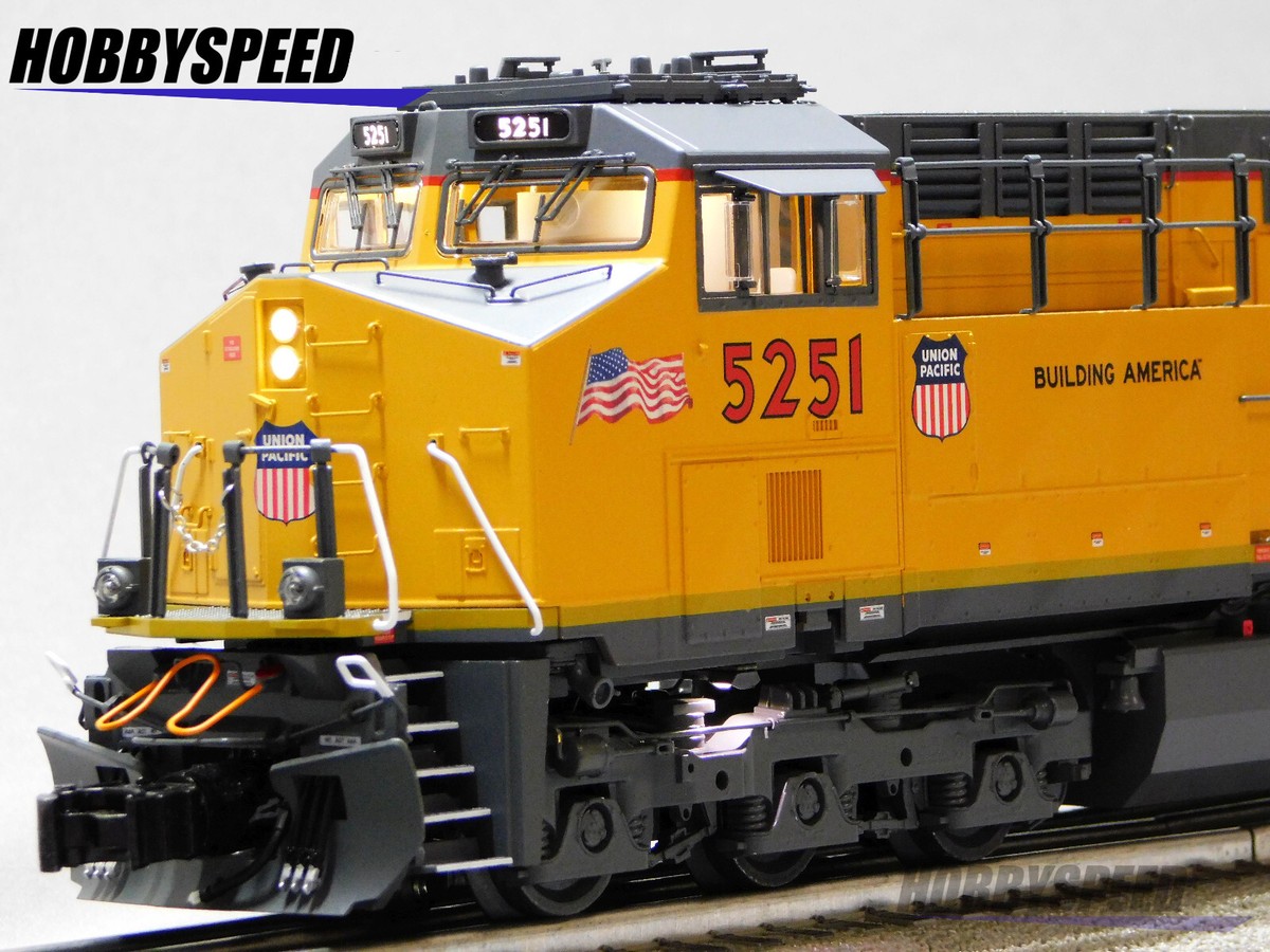 LIONEL UNION PACIFIC SUPERBASS ES44AC NON-POWERED ENGINE O