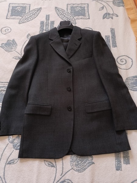Traje De Hombre, 3 Piezas, Sin Usar. Talla 48. Marca Caramelo.