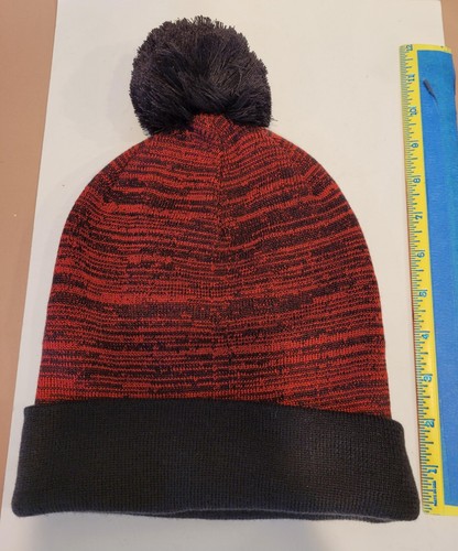 New Knit Hat Cap Pom Pom Cuff Heathered Red Black acrylic winter lined ski - Picture 2 of 3