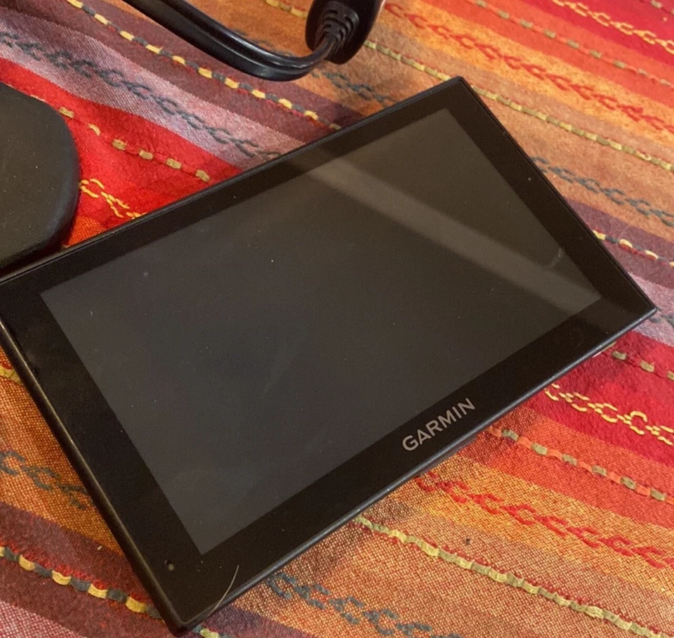 Garmin Nuvi 2789LM GPS with multiple mounts Bundle - Image 2 of 4