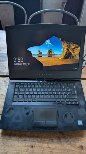 Alienware 15 inch computer 2017 - Picture 3 of 22