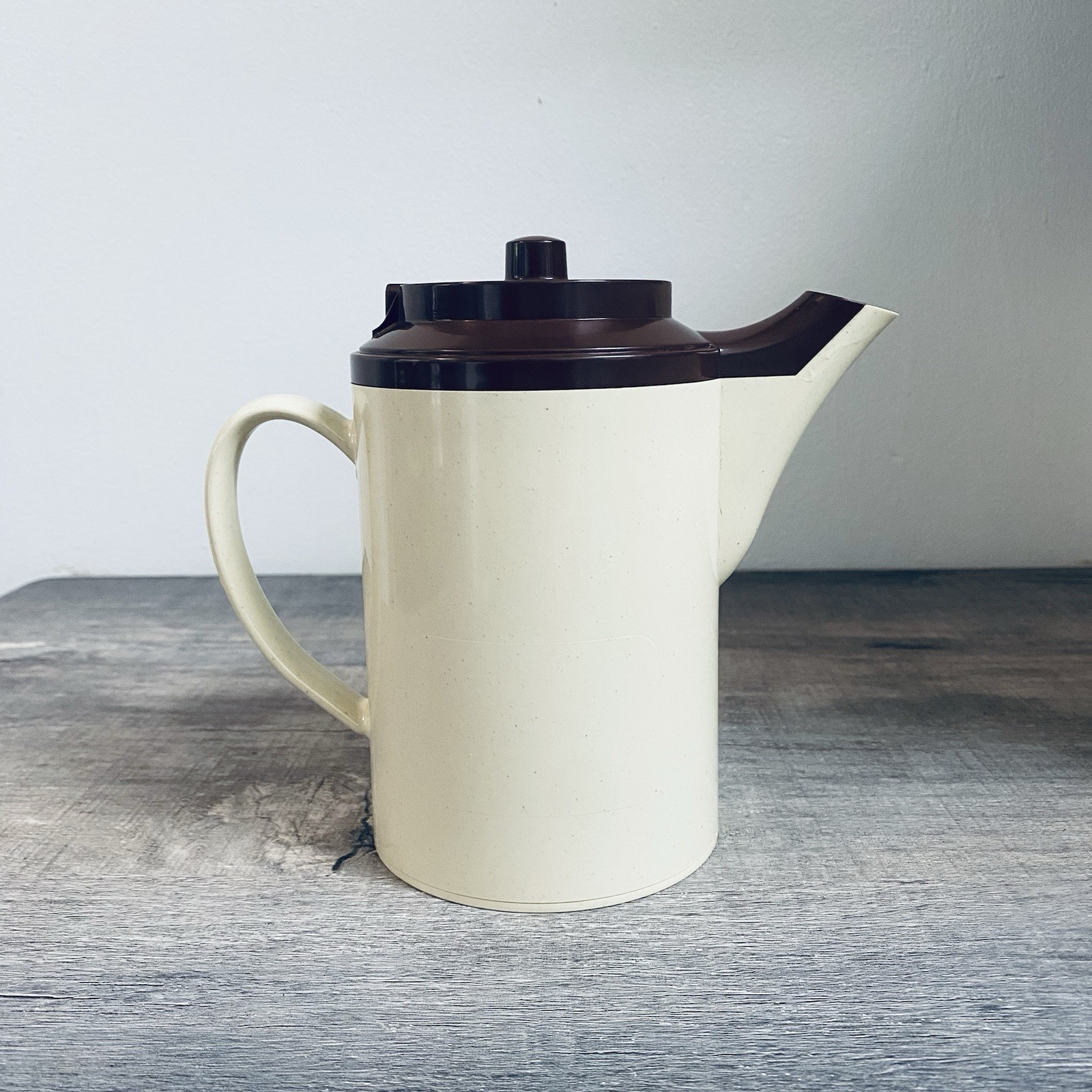 Service Ideas Double Wall Insulated Coffee / Teapot, 16 oz, Plastic Brown