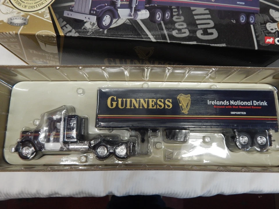 CORGI KENWORTH T925 WITH SEMI BOX TRAILER GUINNESS 55801 BNIB 1:50 - Image 2 of 4