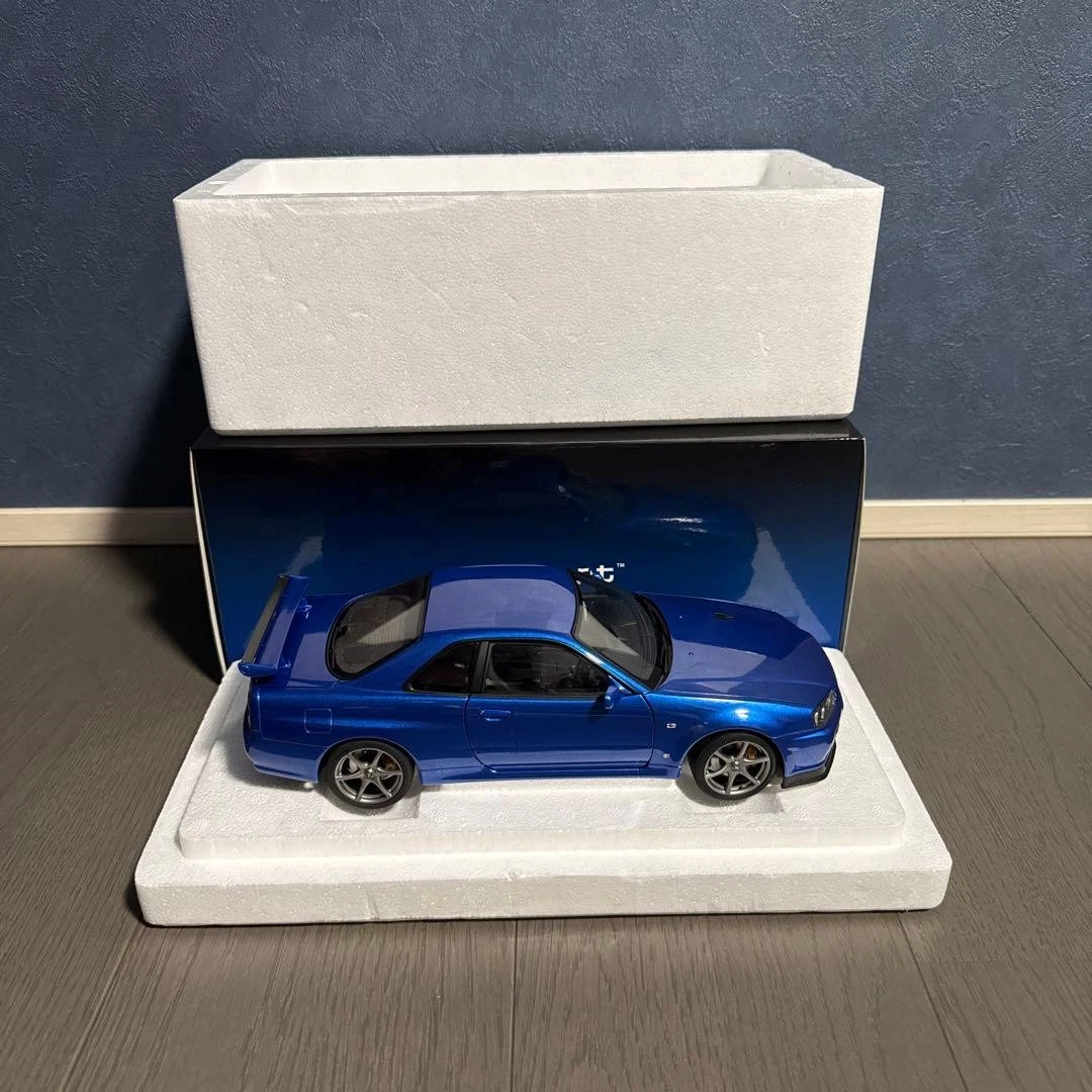 AUTOart Nissan Skyline Contemporary Manufacture Diecast Cars