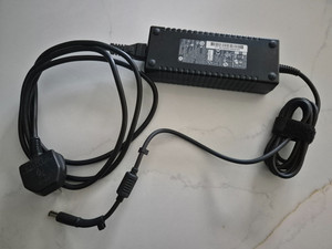 10 Stück x Original HP Ladegerät 135W 19,5 647982-002 PC Laptop Netzteil