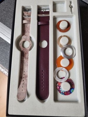 Deja Vu - Uhrenkollektion neu . 2 Armbänder und 6 Schmuckscheiben