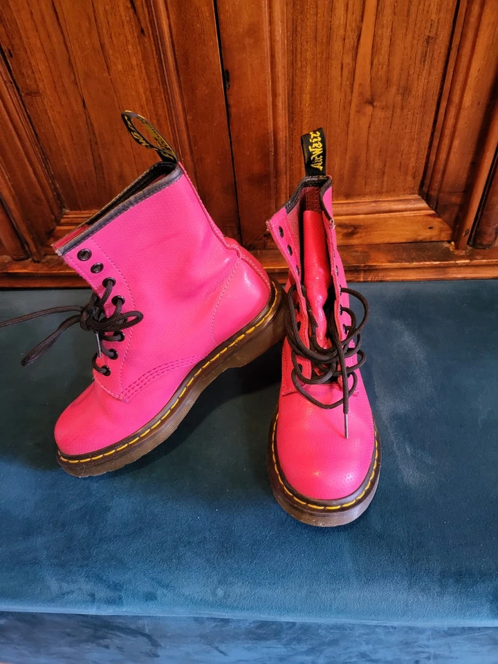 Une paire de Doc Martens Roses Taille 37 - Photo 1/1