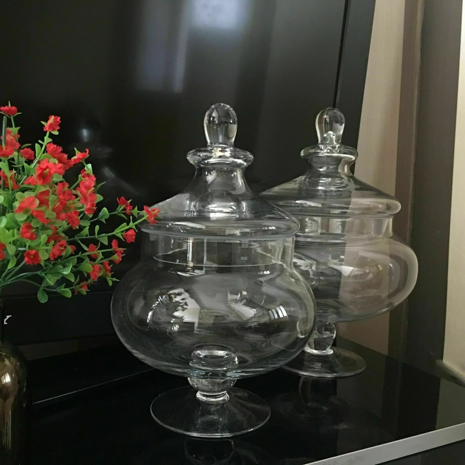 Traditional Vintage Squat Glass Bonbon Sweet Candy Jar WEDDING PARTY SWEET JAR
Opens in a new window