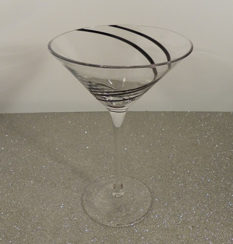 Luigi Bormioli Black SWIRL Martini Glass Goblet (s) LOT OF 2 - Picture 8 of 9