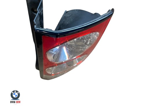 Land Rover Discovery 4 L319 Rear Tail Light Drivers Right Off Side - Picture 8 of 10