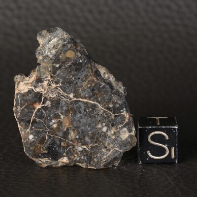 Lunar Meteorite NWA 15945 10.16 G Talon Feldsp-Breccia, Gabbroic