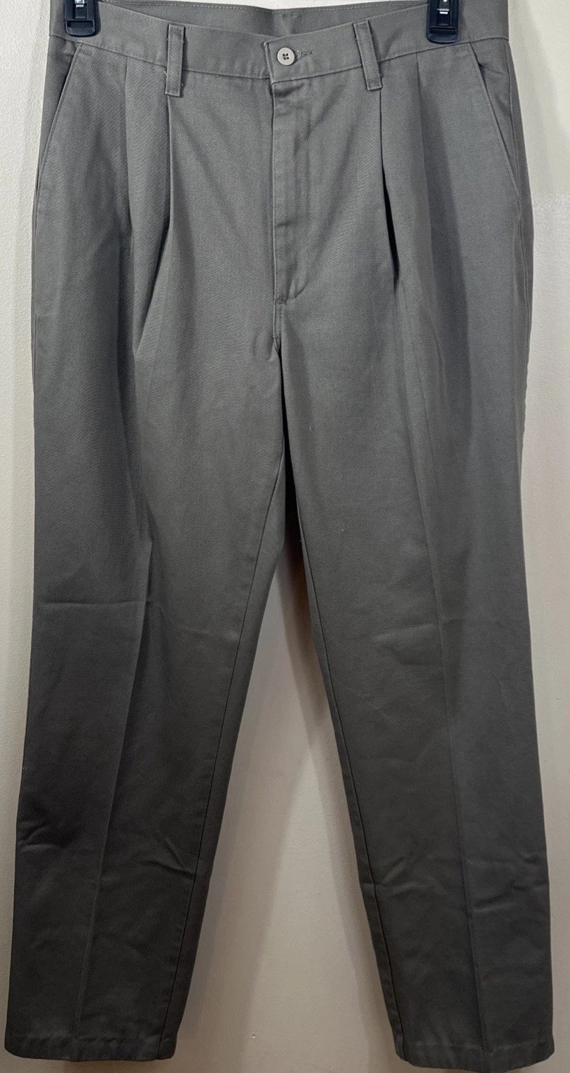 Wrangler Riata Gray size 32x32 Pleated Front Dress Slacks