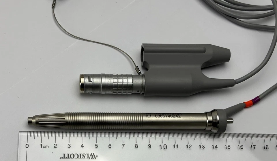 Pieza de mano de facoemulsificación Alcon Accurus REF 8065740242 400VS 800CS Foto 4 de 4