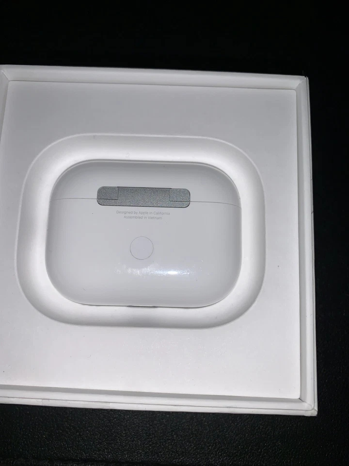 AirPods Pro 2nd Generation USB-C 2025 Model - Image 2 of 4