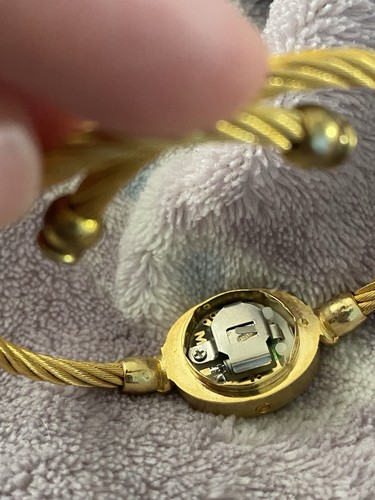 Vintage Gold Tone Allanté Watch - Picture 5 of 5