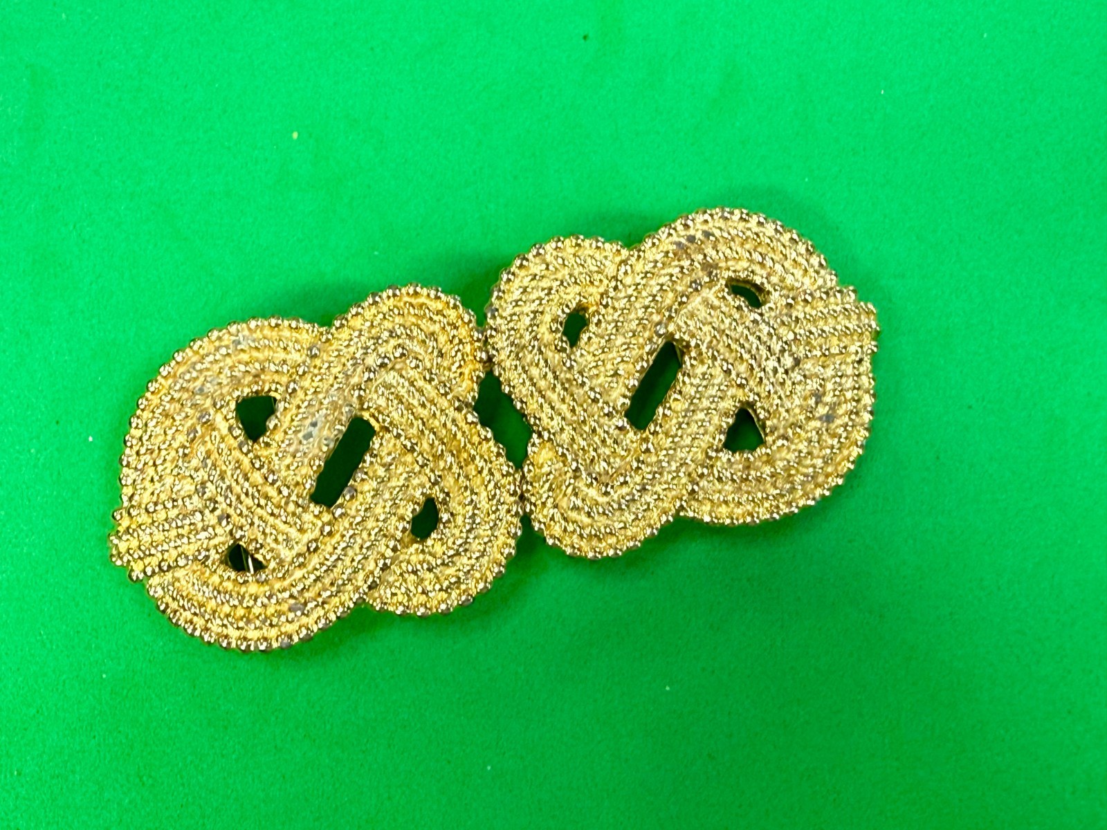 Textured Knotted Interlocking Two Piece Vintage G… - image 15