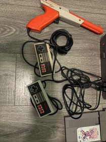 Nintendo NES System Console Bundle ￼