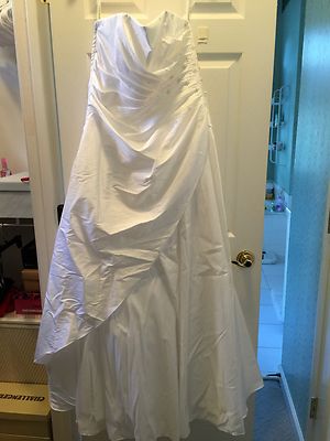 David's Bridal Strapless Ruched Sequined White Wedding Dress Size 12 Tag 8 / 10