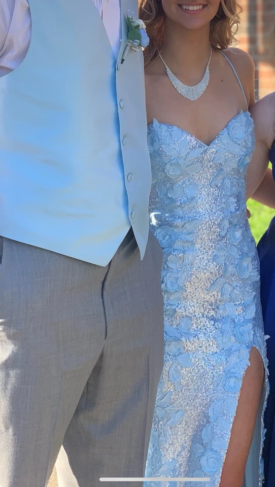 Vestido de graduación jovani talla 0 azul claro corsé espalda Foto 3 de 4