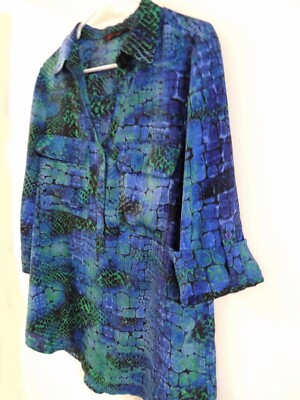 SOFIA VERGARA Multicolor Blue Blouse Size L Reptile Henley 3/4 Roll Tab Pockets