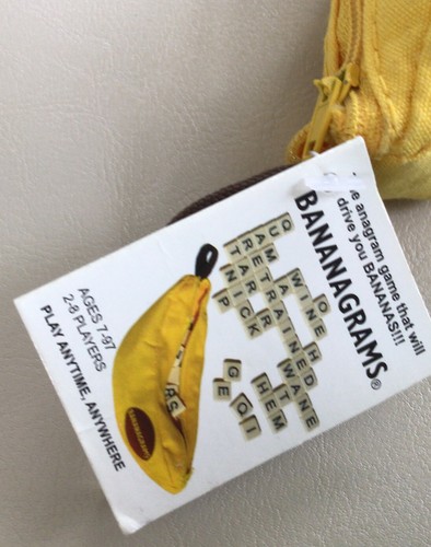 Bananagrams Anagram Word Game Bunch Peel Split Bananas 2-8 players New with Tags - Picture 3 of 8