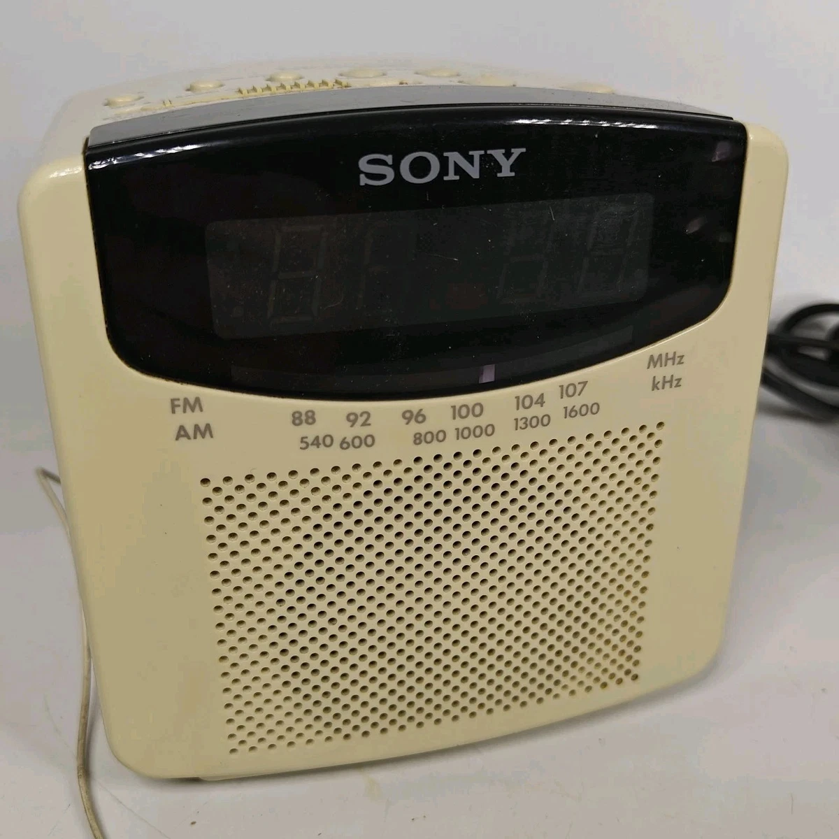 SONY DIGICUBE ICF-C102 NEGRO DESPERTADOR FM AM Funcionando #4