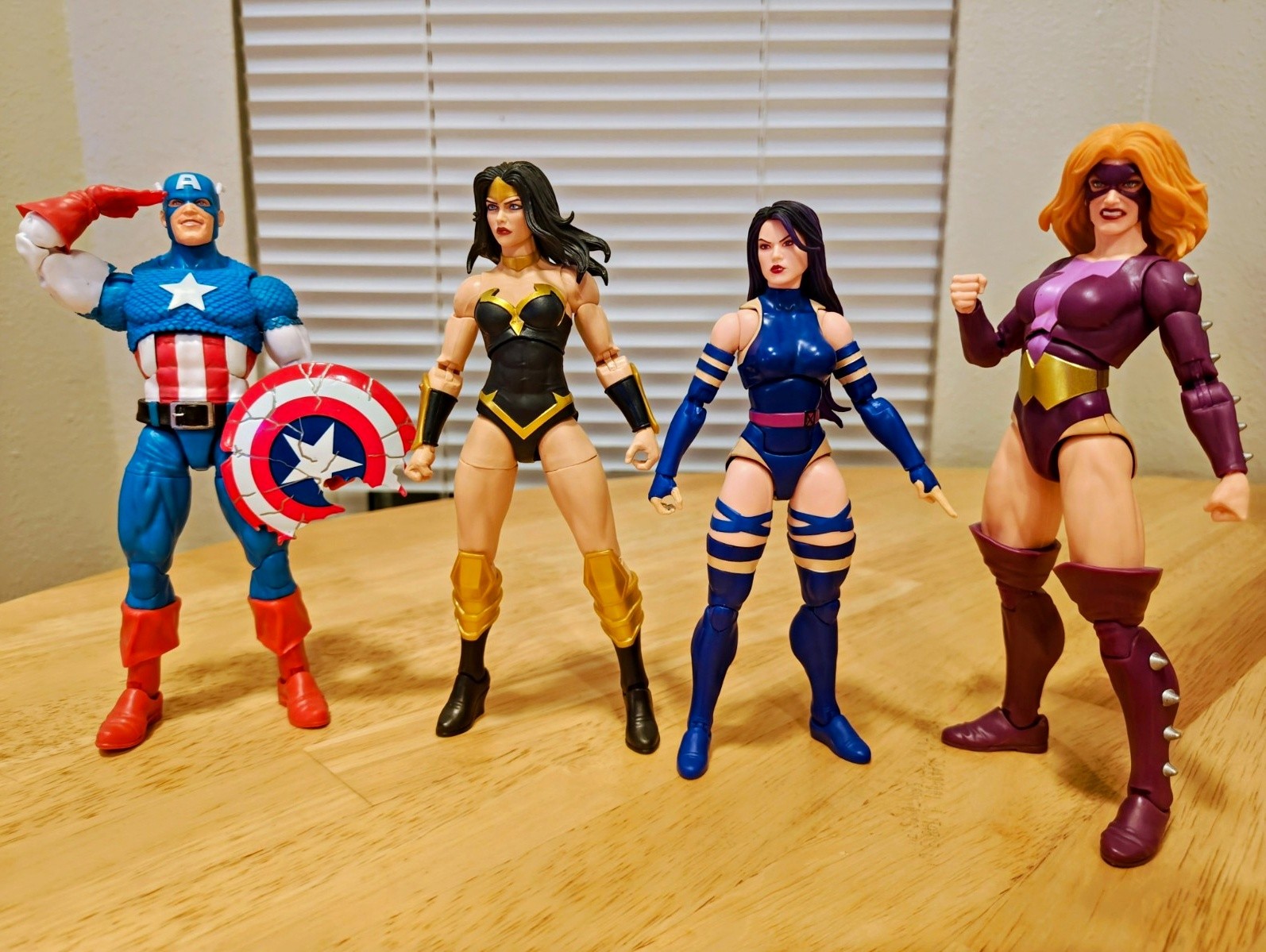 Marvel Legends Mixed Lot 4  Fig , Psylocke, Cap américa, Power princess, Titania